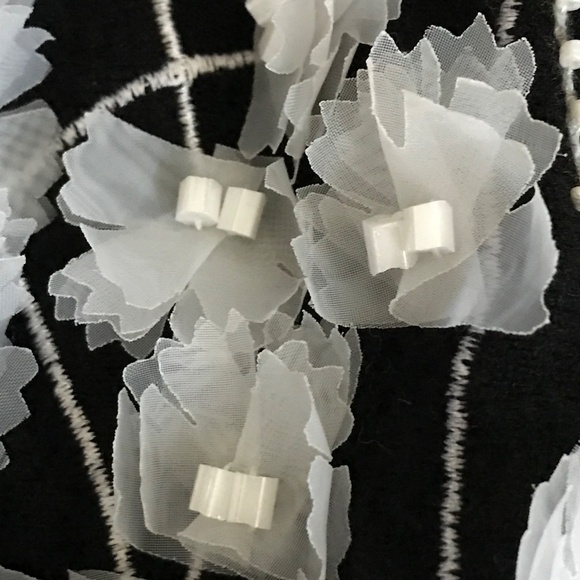 ALFANI Sweater Black with White Tulle Flowers Women’s 2X - Picture 8 of 16